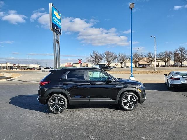 2025 Chevrolet Trailblazer Vehicle Photo in HAYS, KS 67601-1994