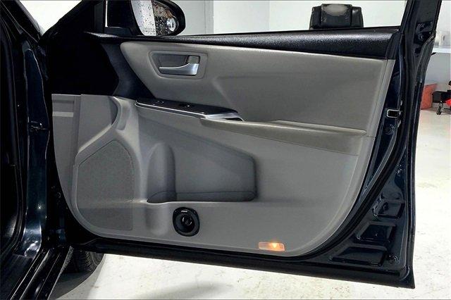 2017 Toyota Camry Vehicle Photo in INDEPENDENCE, MO 64055-1314