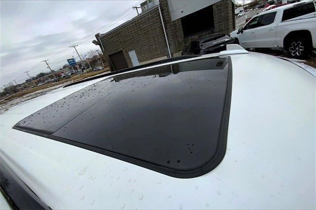 2023 Cadillac Escalade ESV Vehicle Photo in KANSAS CITY, MO 64114-4545
