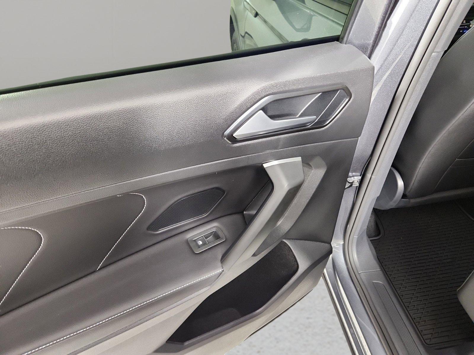 2024 Volkswagen Tiguan Vehicle Photo in Georgetown, TX 78626