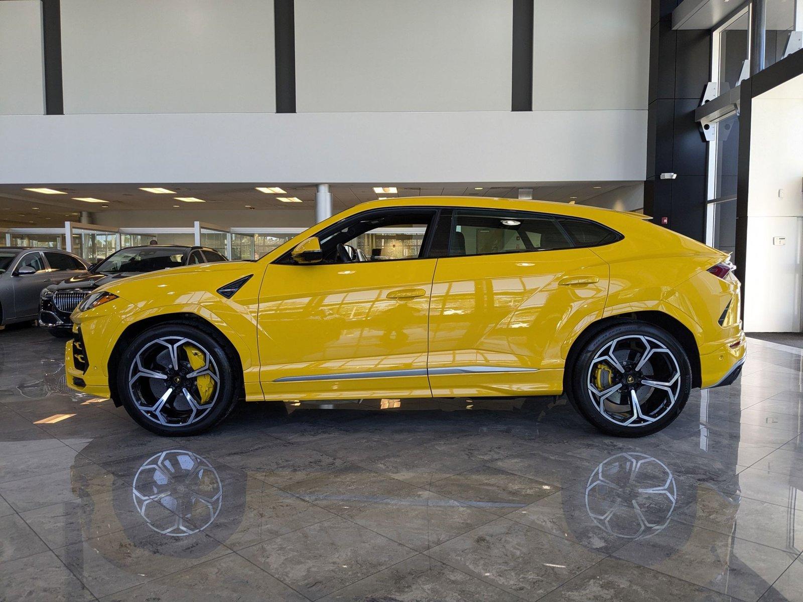 2021 Lamborghini Urus Vehicle Photo in Miami, FL 33169