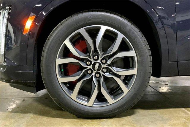 2025 Cadillac XT6 Vehicle Photo in KANSAS CITY, MO 64114-4545