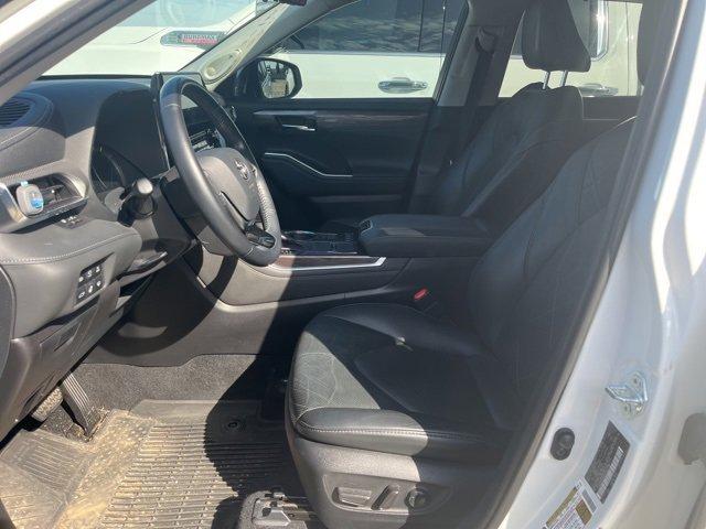 2021 Toyota Highlander Vehicle Photo in PUYALLUP, WA 98371-4149