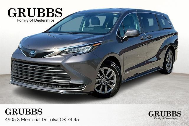 2021 Toyota Sienna Vehicle Photo in Tulsa, OK 74145