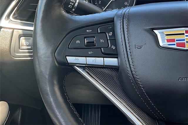 2024 Cadillac XT6 Vehicle Photo in TOPEKA, KS 66609-0000