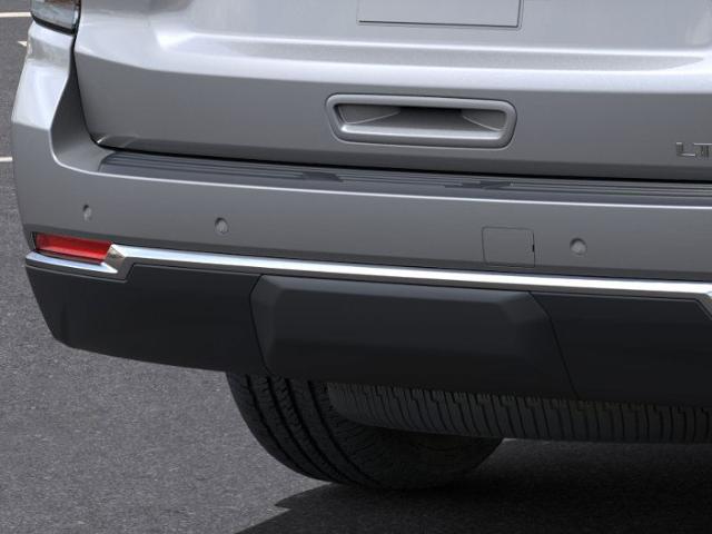 2025 Chevrolet Suburban Vehicle Photo in Roslyn, NY 11576