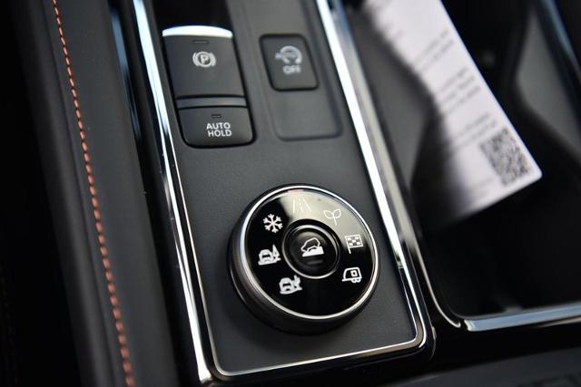 2025 Nissan Pathfinder Vehicle Photo in Ballwin, MO 63011