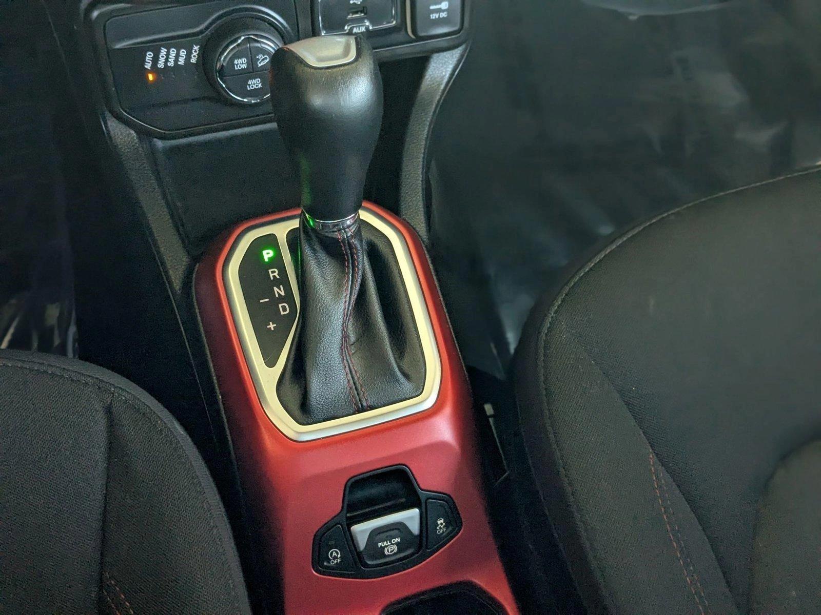 2019 Jeep Renegade Vehicle Photo in Valencia, CA 91355