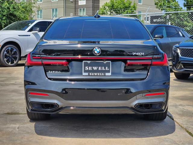 2021 BMW 740i Vehicle Photo in HOUSTON, TX 77079