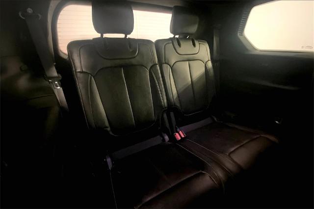 2023 Jeep Grand Cherokee L Vehicle Photo in Lees Summit, MO 64086