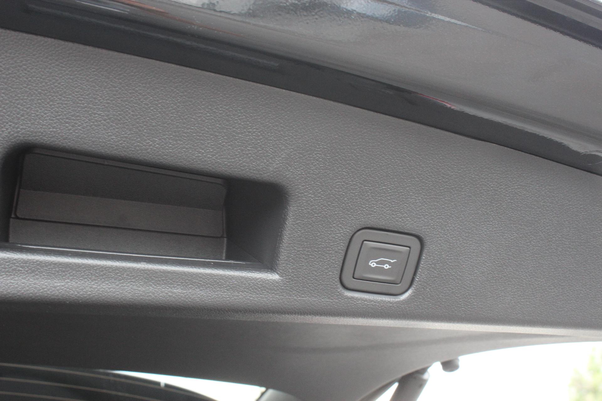 2025 GMC Acadia Vehicle Photo in AURORA, CO 80012-4011