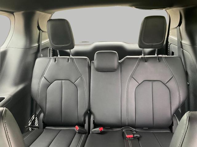 2025 Chrysler Pacifica Vehicle Photo in Kaukauna, WI 54130