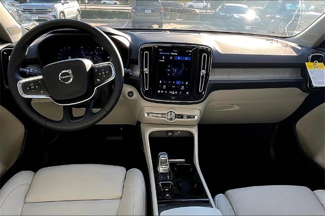 2025 Volvo XC40 Vehicle Photo in Houston, TX 77007