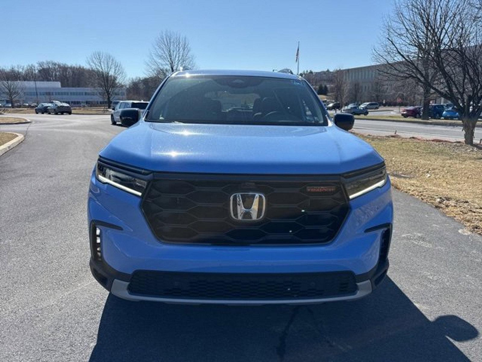 2025 Honda Pilot Vehicle Photo in Harrisburg, PA 17111