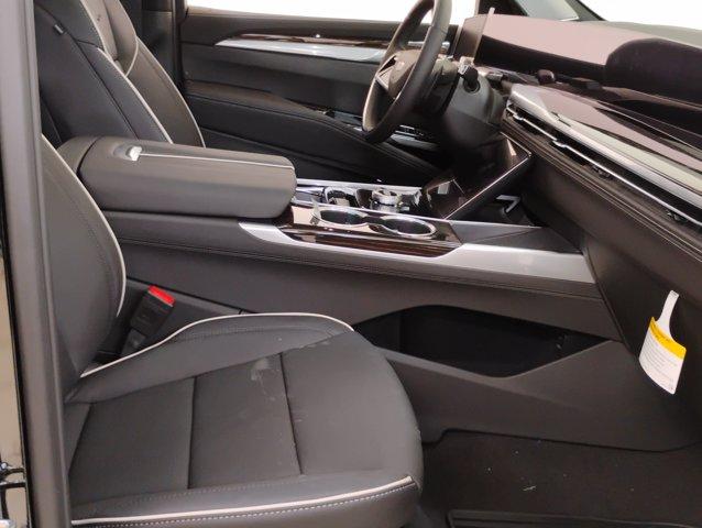 2025 Cadillac Escalade Vehicle Photo in PINEVILLE, NC 28134-8495