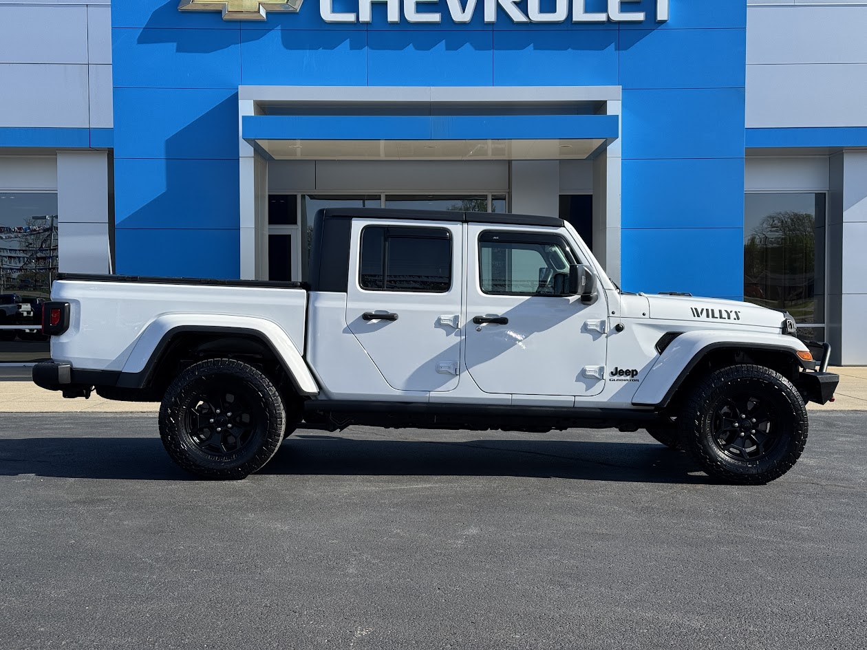 2021 Jeep Gladiator Vehicle Photo in BOONVILLE, IN 47601-9633