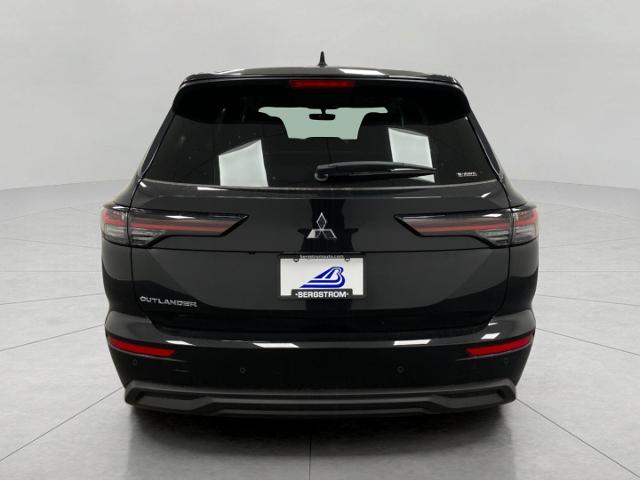 2025 Mitsubishi Outlander Vehicle Photo in Appleton, WI 54913