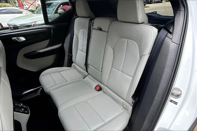 2025 Volvo XC40 Vehicle Photo in Houston, TX 77007