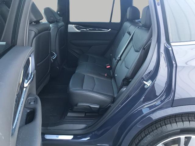 2024 Cadillac XT6 Vehicle Photo in GREEN BAY, WI 54303-3330