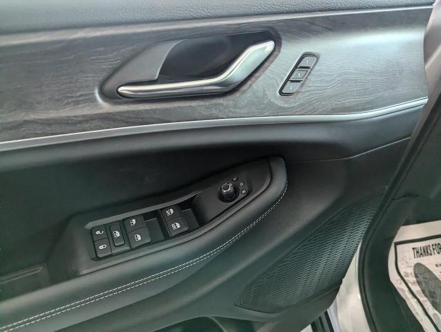2025 Jeep Grand Cherokee L Vehicle Photo in Oshkosh, WI 54901