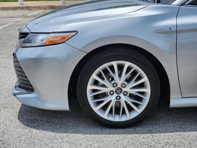 2019 Toyota Camry Vehicle Photo in DENTON, TX 76210-9321