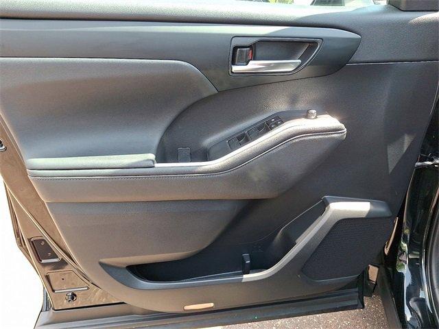 2023 Toyota Highlander Vehicle Photo in Willow Grove, PA 19090