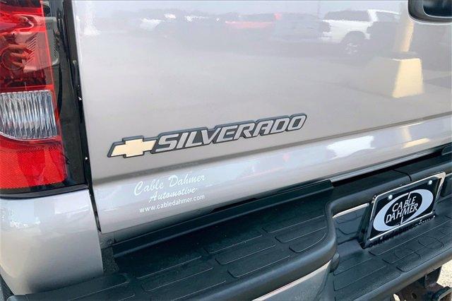2004 Chevrolet Silverado 2500 HD Vehicle Photo in INDEPENDENCE, MO 64055-1377
