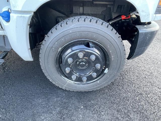 2022 Chevrolet Silverado 5500 HD Vehicle Photo in GARDNER, MA 01440-3110