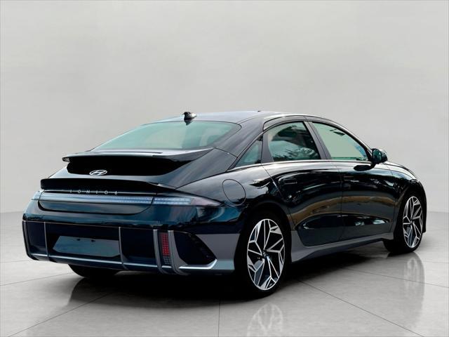 2025 Hyundai IONIQ 6 Vehicle Photo in Green Bay, WI 54304