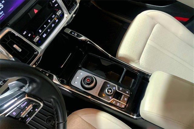 2022 Kia Sorento Plug-In Hybrid Vehicle Photo in TOPEKA, KS 66609-0000