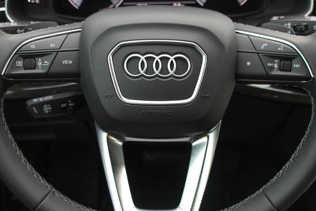 2025 Audi Q7 Vehicle Photo in SUGAR LAND, TX 77478