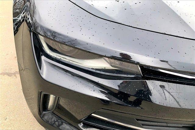 2018 Chevrolet Camaro Vehicle Photo in KANSAS CITY, MO 64114-4502