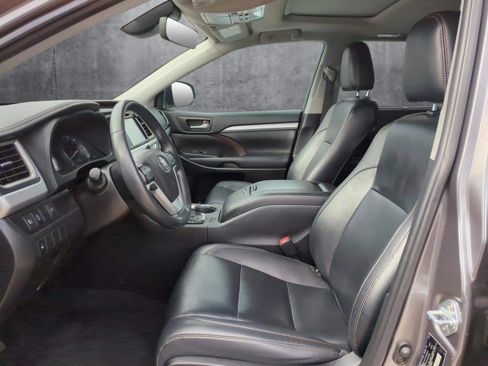 2019 Toyota Highlander Vehicle Photo in Memphis, TN 38125