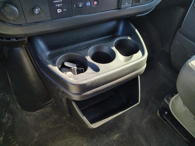 2015 Chevrolet Express Passenger 3500 Vehicle Photo in GREEN BAY, WI 54304-5303