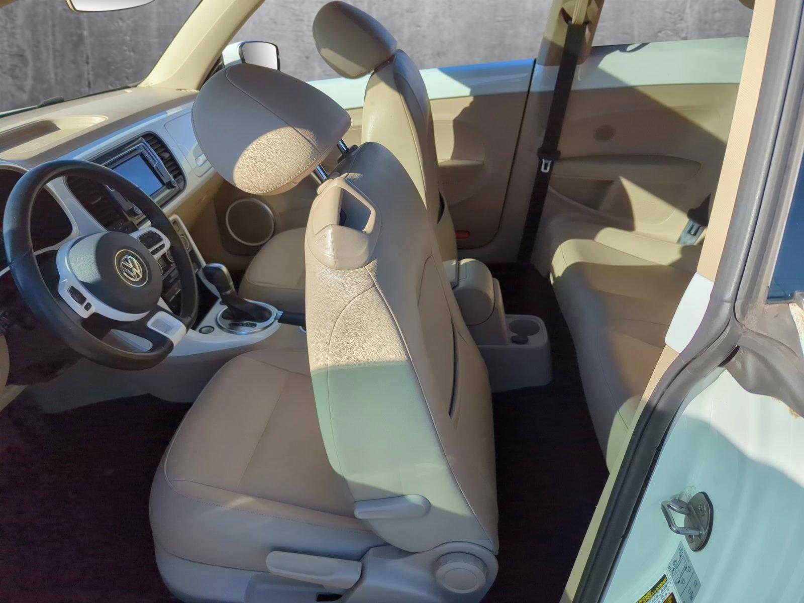 2019 Volkswagen Beetle Vehicle Photo in Memphis, TN 38128