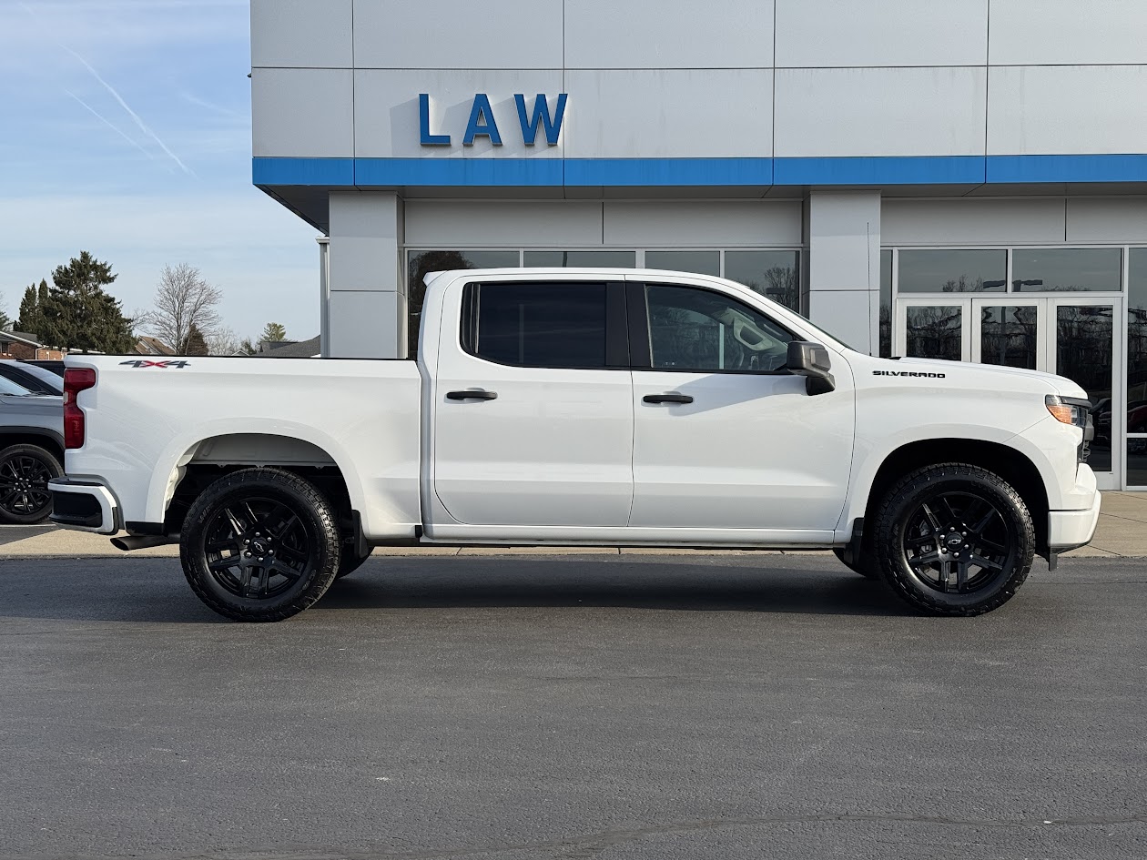 2024 Chevrolet Silverado 1500 Vehicle Photo in BOONVILLE, IN 47601-9633