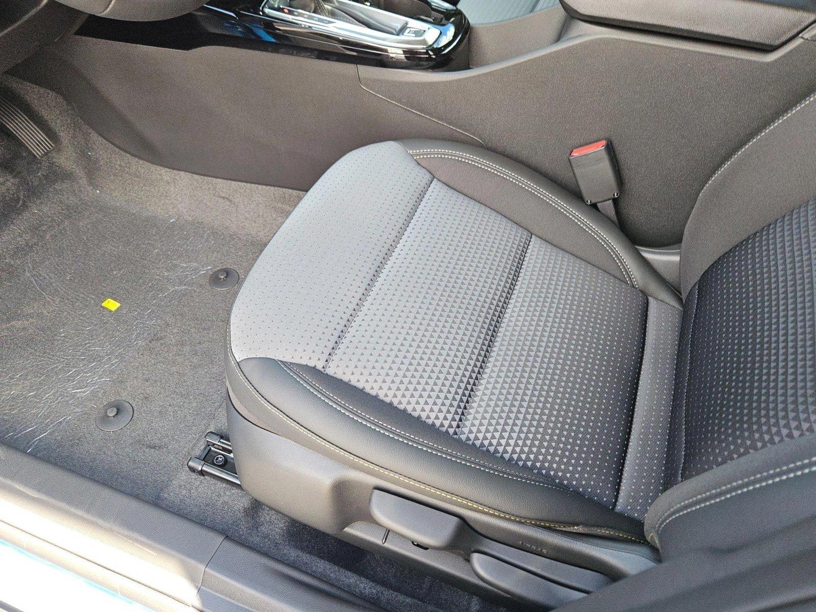 2025 Chevrolet Trax Vehicle Photo in MESA, AZ 85206-4395