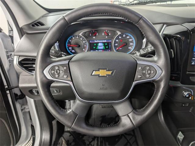 2021 Chevrolet Traverse Vehicle Photo in ENGLEWOOD, CO 80113-6708