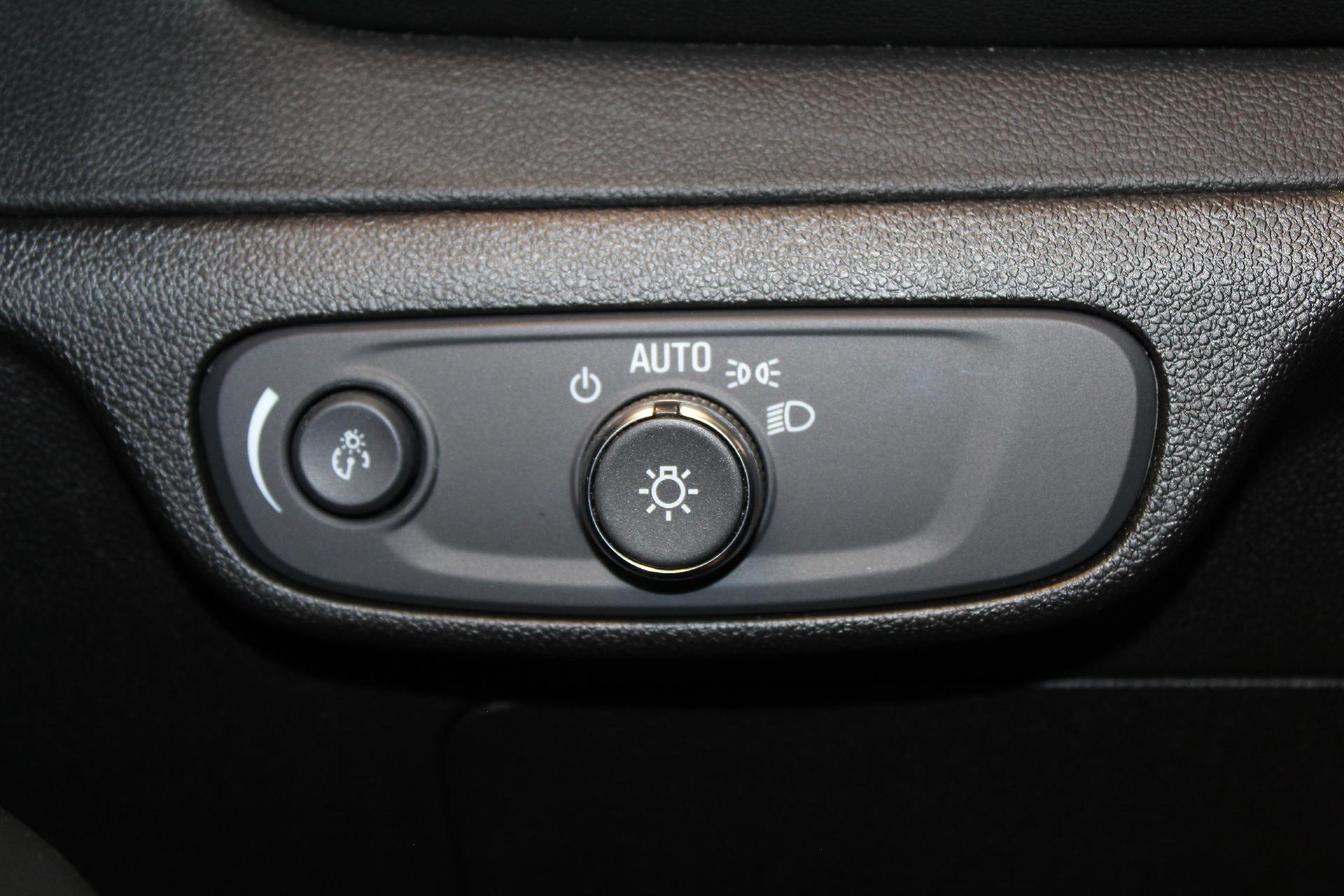2022 Chevrolet Bolt EUV Vehicle Photo in NORTHAMPTON, MA 01060-1120