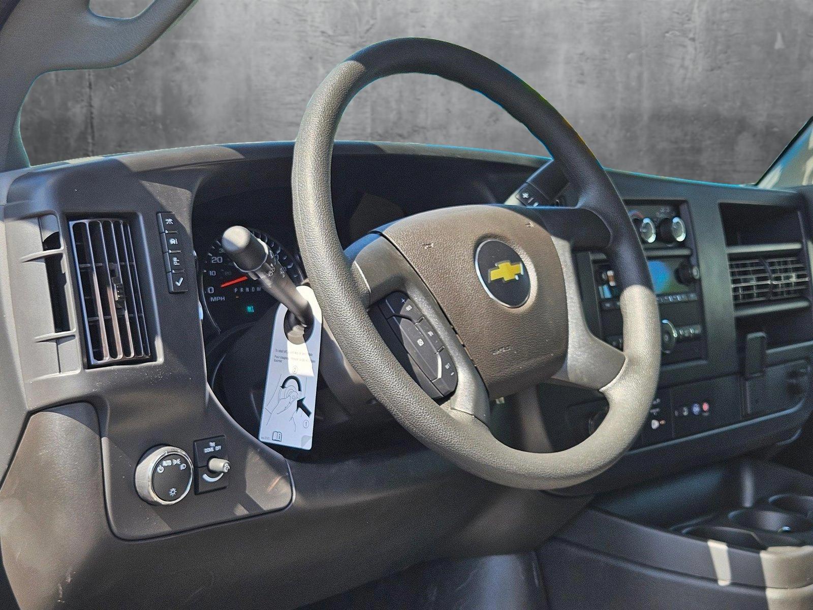 2025 Chevrolet Express Cargo 2500 Vehicle Photo in GREENACRES, FL 33463-3207
