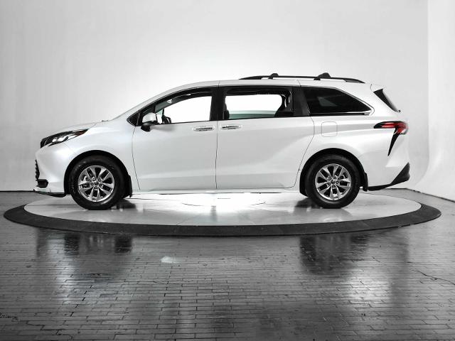 2022 Toyota Sienna Vehicle Photo in DALLAS, TX 75235