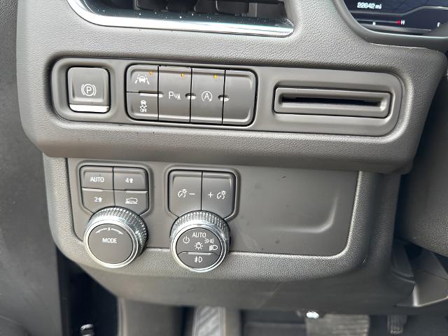 2023 GMC Yukon Vehicle Photo in MANITOWOC, WI 54220-5838