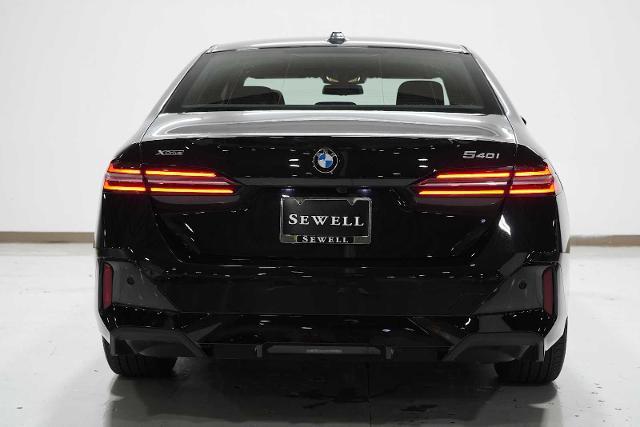 2025 BMW 540i xDrive Vehicle Photo in GRAPEVINE, TX 76051