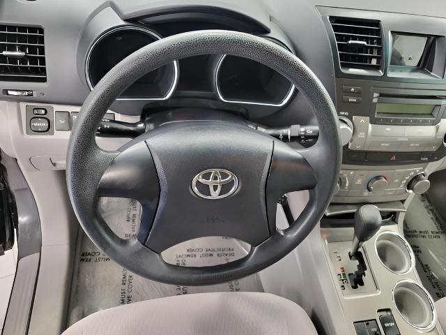 2009 Toyota Highlander Vehicle Photo in Oshkosh, WI 54904