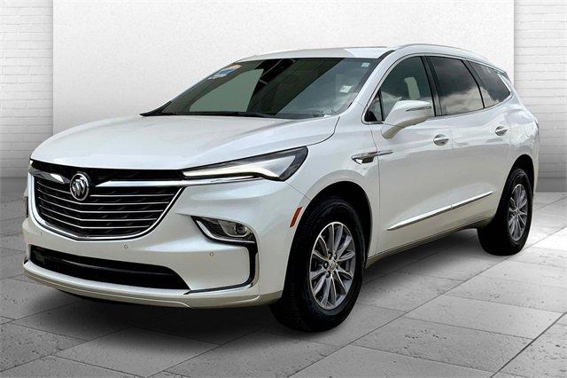 2024 Buick Enclave Vehicle Photo in TOPEKA, KS 66609-0000