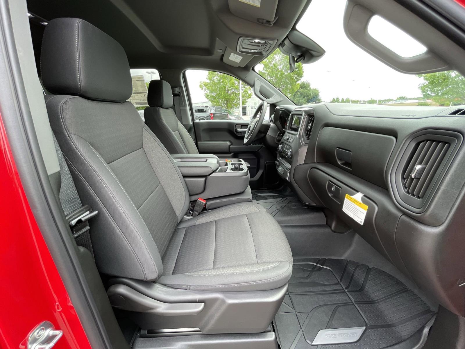 2025 Chevrolet Silverado 1500 Vehicle Photo in BENTONVILLE, AR 72712-4322
