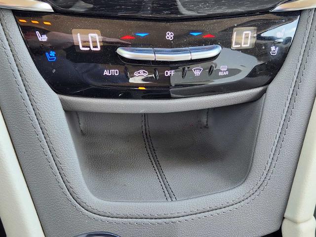 2022 Cadillac XT6 Vehicle Photo in DENTON, TX 76210-9321