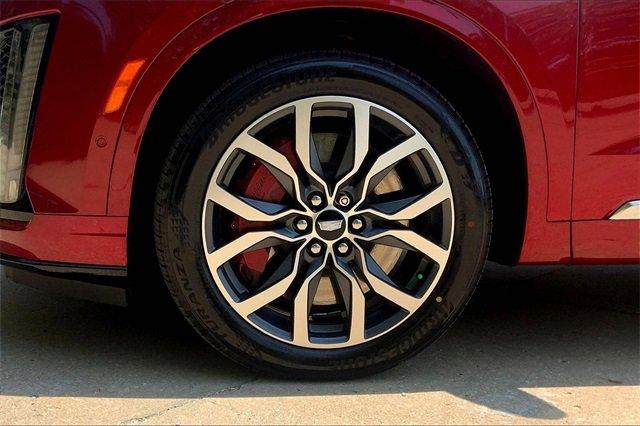 2024 Cadillac XT6 Vehicle Photo in KANSAS CITY, MO 64114-4545