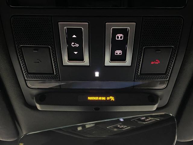 2024 Defender Vehicle Photo in Appleton, WI 54913