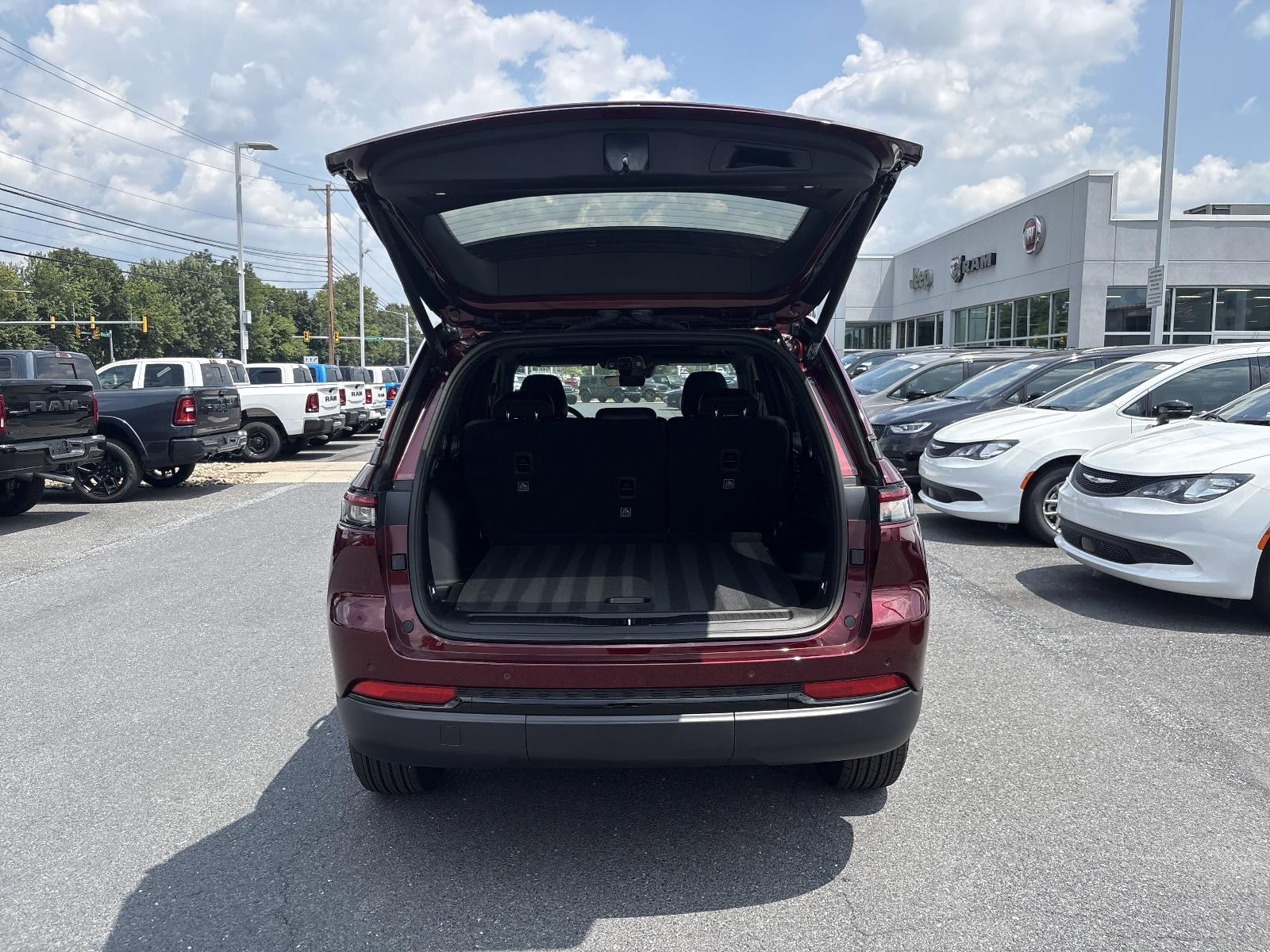 2025 Jeep Grand Cherokee Vehicle Photo in Mechanicsburg, PA 17050-1707